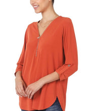 Load image into Gallery viewer, Basic 3/4 Sleeve Zip Blouse.- Copper